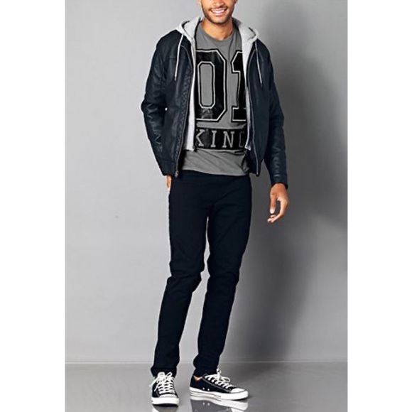 01 KING GRAPHIC TEE - Picture 1 of 3